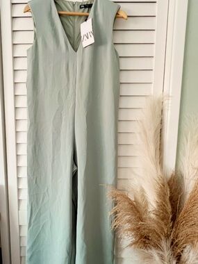 Zara Sage Green Sleeveless V-Neck Wide-Leg Jumpsuit